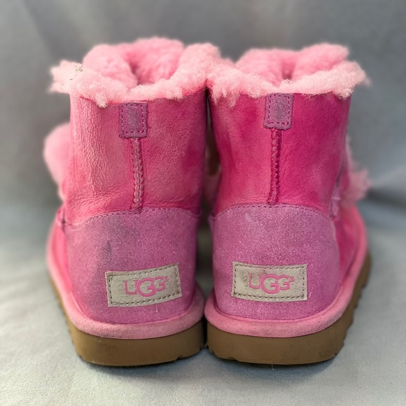 💗 Super Pink Uggs with Pompoms Girls - Picture 3 of 4